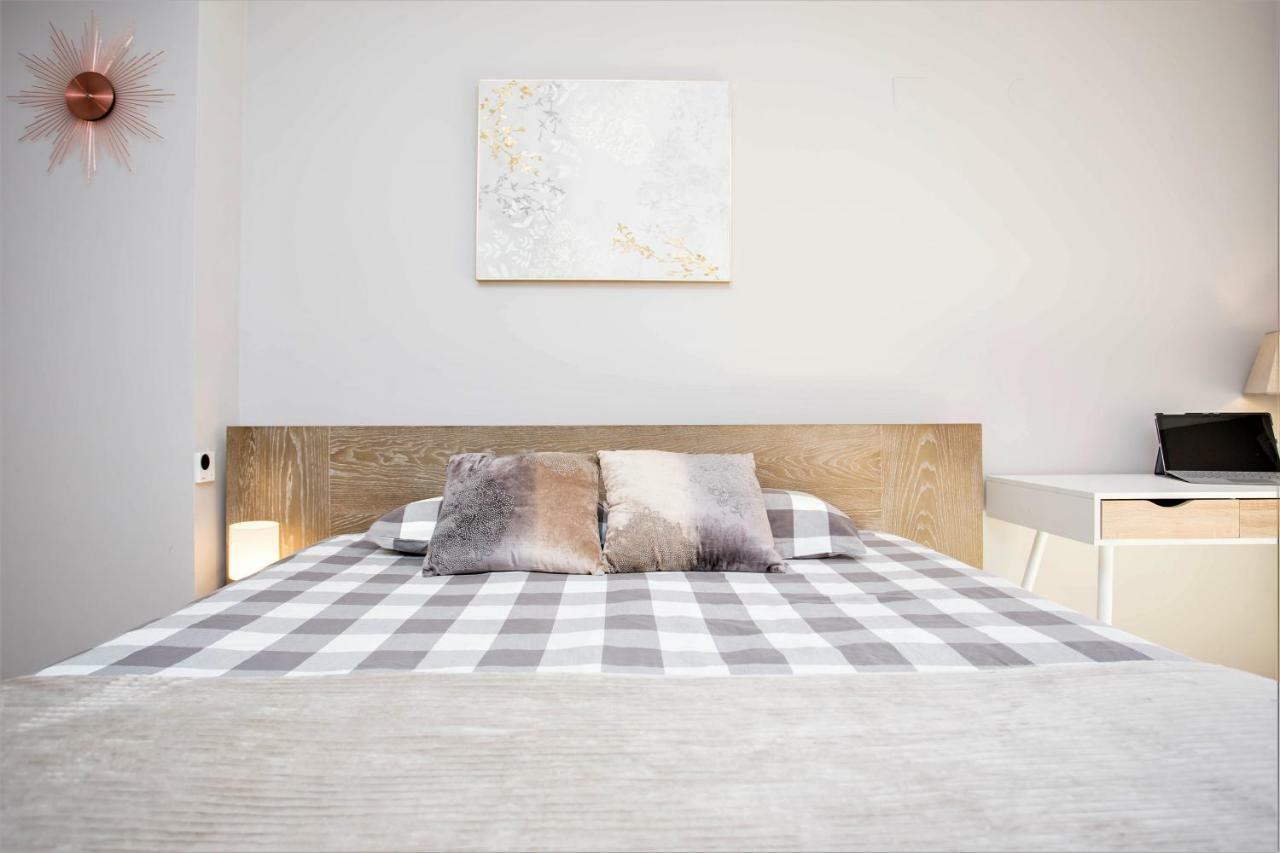 Ample Luxury Fancy Golf & Padel Apartemen Marbella